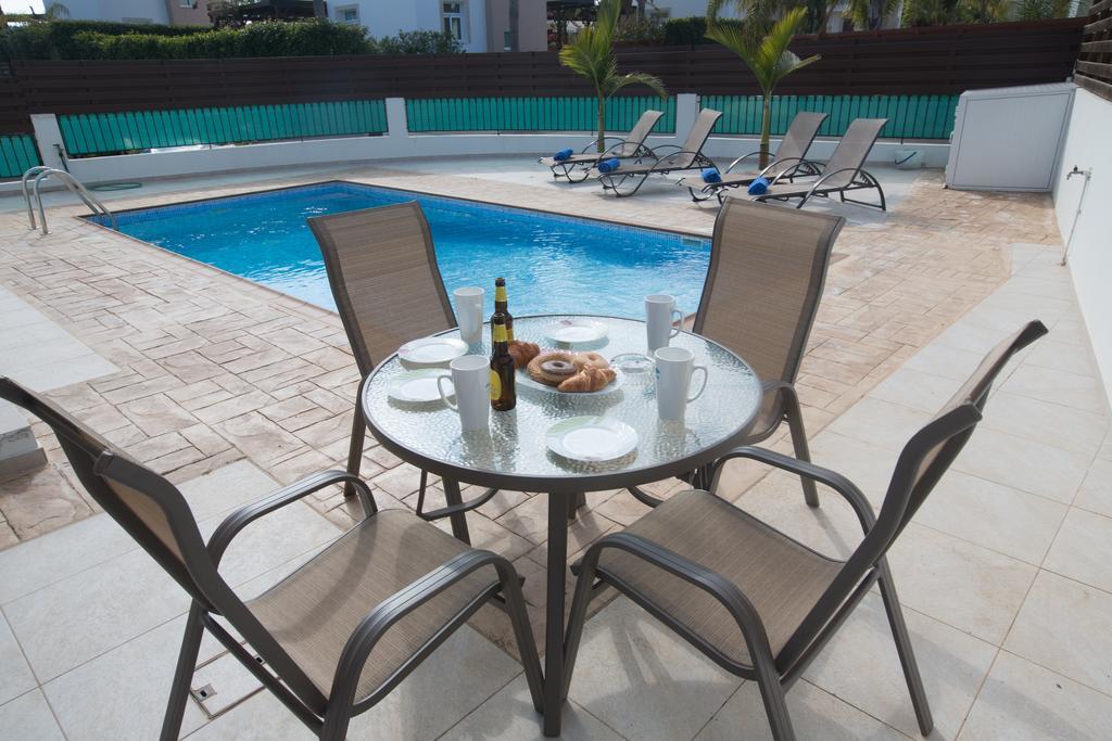 Halle Villa Protaras Rum bild