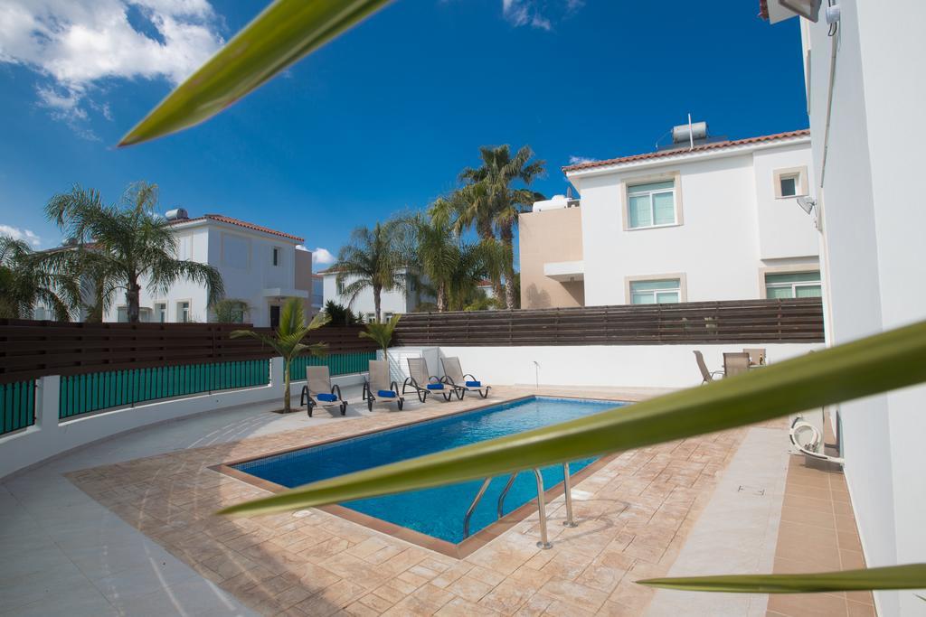 Halle Villa Protaras Rum bild