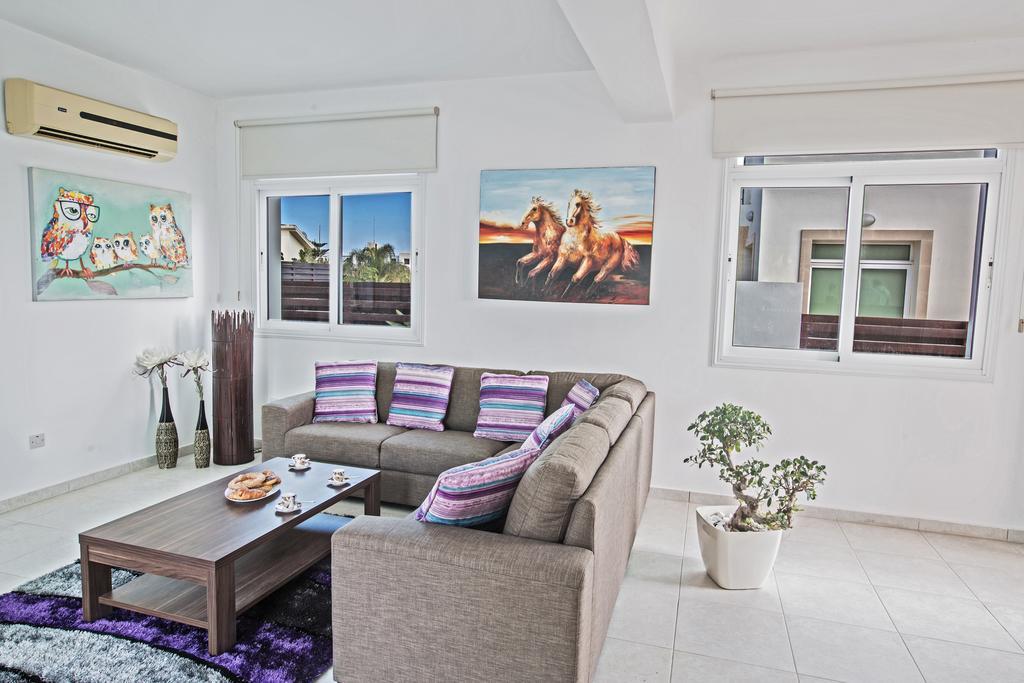 Halle Villa Protaras Rum bild